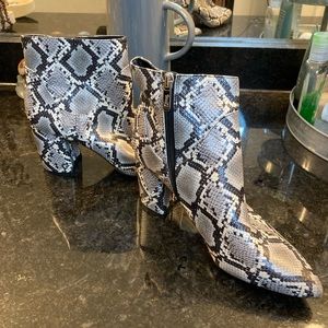 Sam Edelman Circus faux Snake Skin heeled shirt boots size 7 zips on side